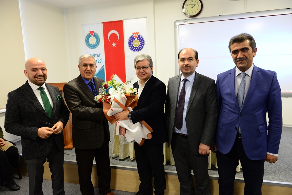 İSKUR Yönetim Kurulu Başkanı Abdulkadir Kurtul, İş Yaşamındaki Tecrübelerini KSÜ Öğrencileri İle Paylaştı