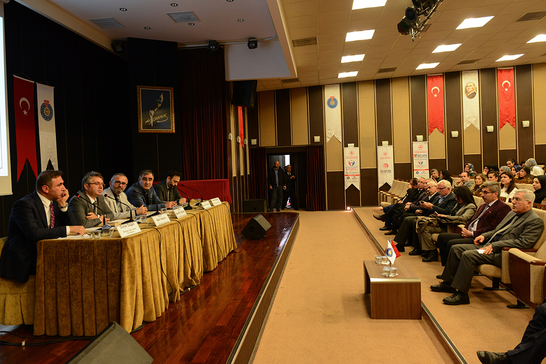 Üniversitemizde, 2023 Türkiye Vizyonu ve Gençlik Paneli Düzenlendi