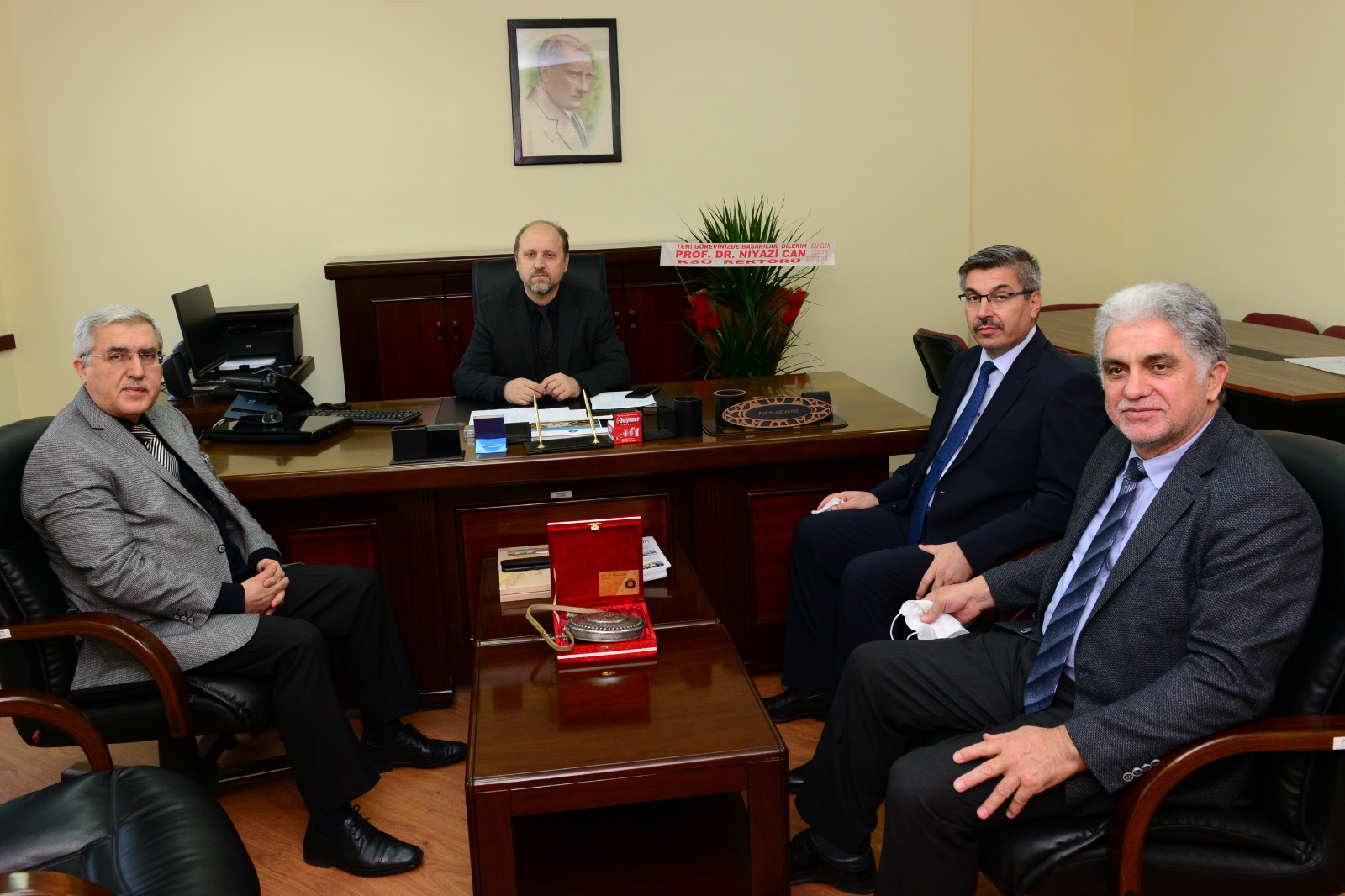 Üniversitemiz Fen Bilimleri Enstitüsü Müdürlüğüne Prof. Dr. Adil Akyüz Atandı