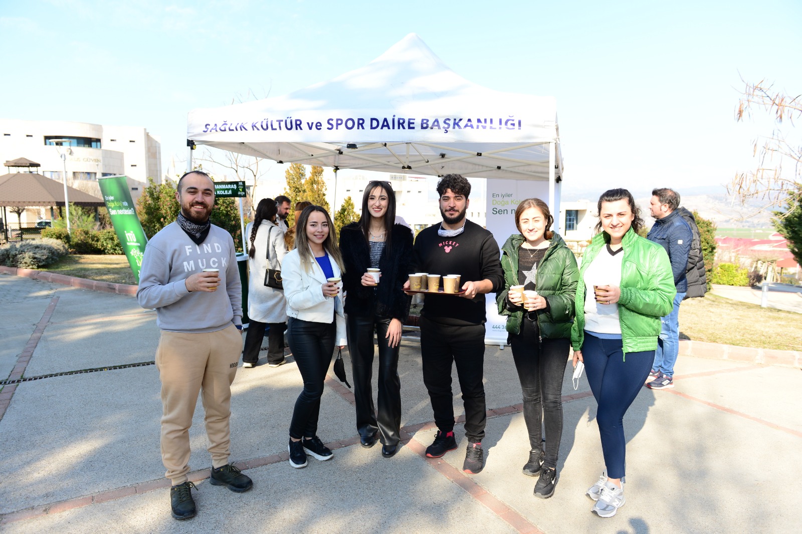 Üniversitemiz Öğrencilerine Bahar Döneminin İlk Gününde Sıcak Çorba İkramı