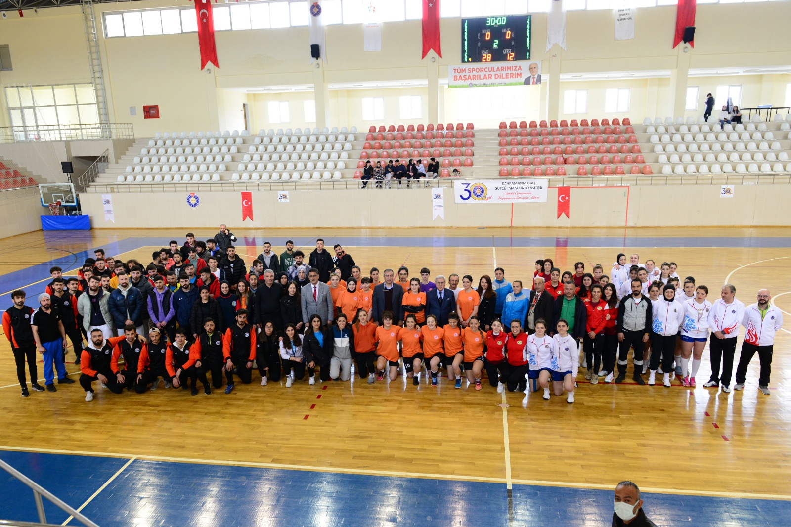 Üniversitemiz, Türkiye Üniversite Sporları Federasyonu Hentbol 1.Lig Kadın-Erkek Grup Müsabakalarına Ev Sahipliği Yapıyor