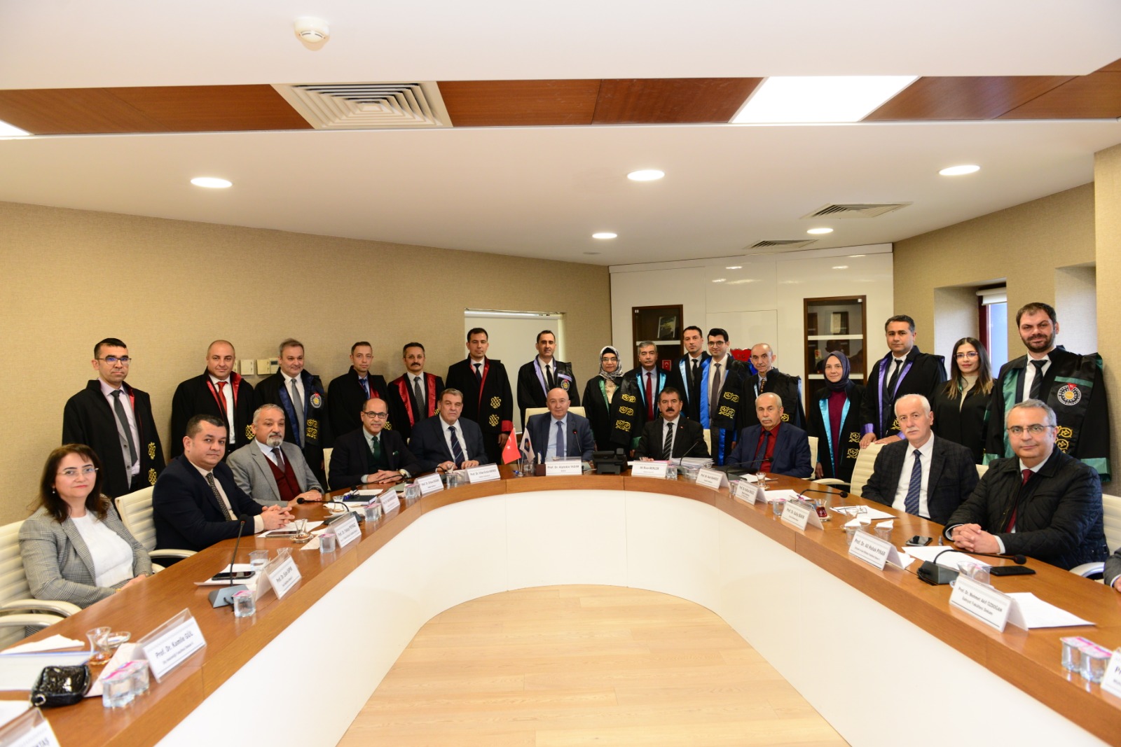 Profesör ve Doçent Kadrolarına Atanan Öğretim Üyelerimizi Tebrik Ederiz