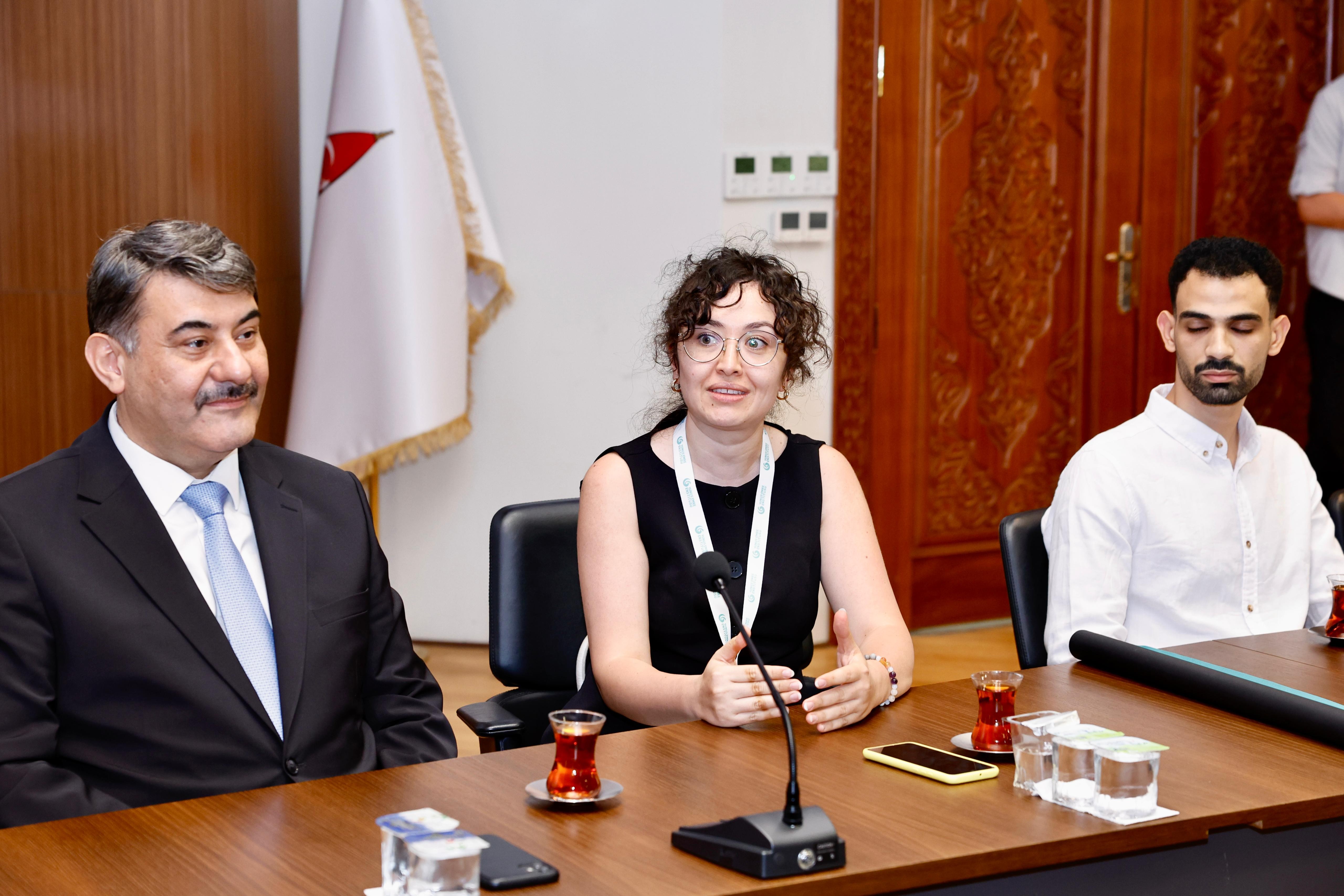 Yunus Emre Enstitüsü 2025 Yaz Okulu Kapsamında Uluslararası Öğrenciler, Müdürümüz Prof. Dr. Yakup Poyraz’ın Koordinatörlüğünde Sayın Valimizi Ziyaret Ettiler