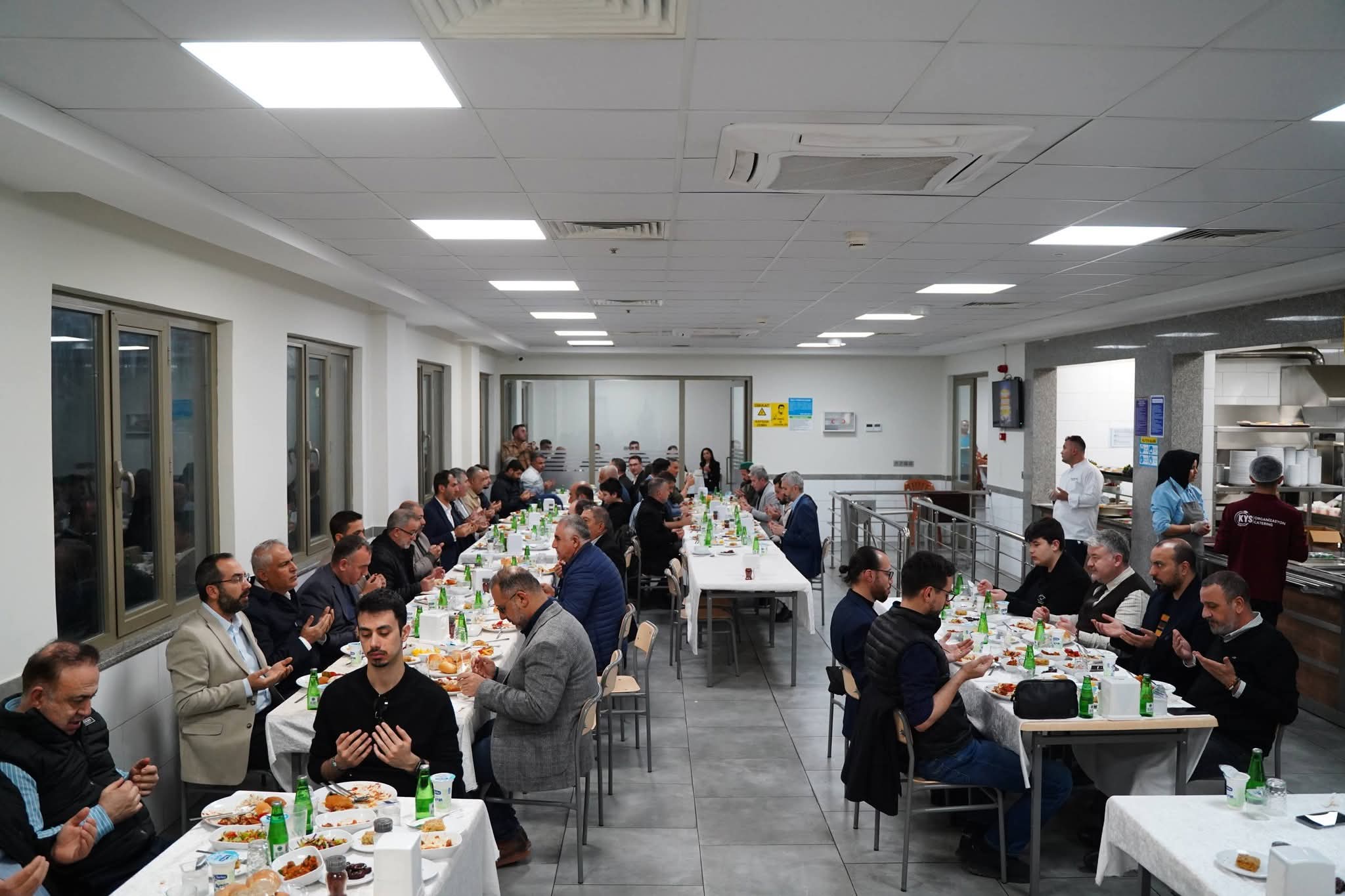 KSÜ Rektörü Prof. Dr. Mahmut Ak, Türkoğlu OSB İftar Programına Katıldı