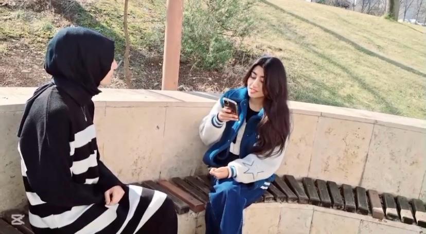 B2 Seviyesindeki Öğrenciler Tatil Planlamasına Yönelik Röportaj Gerçekleştirmiştir.