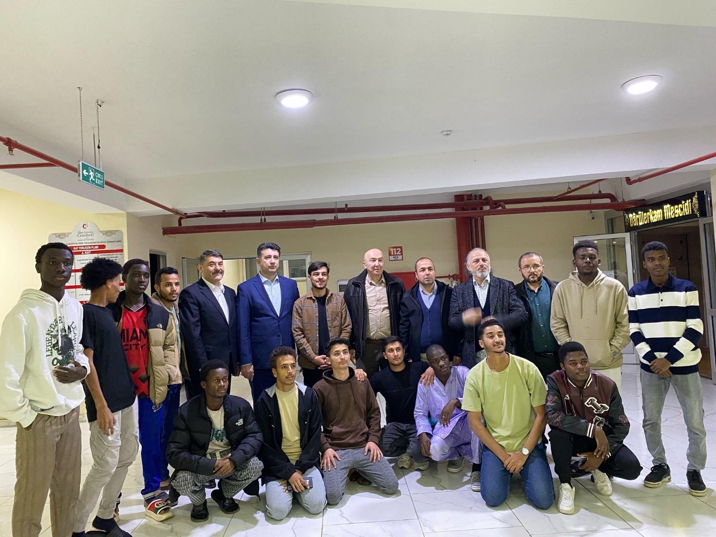 : KSÜ Rektörü Prof. Dr. Alptekin Yasım ve TÖMER Müdürü Prof. Dr. Yakup Poyraz TÖMER Öğrencileriyle Sahur Programına Katıldı. 