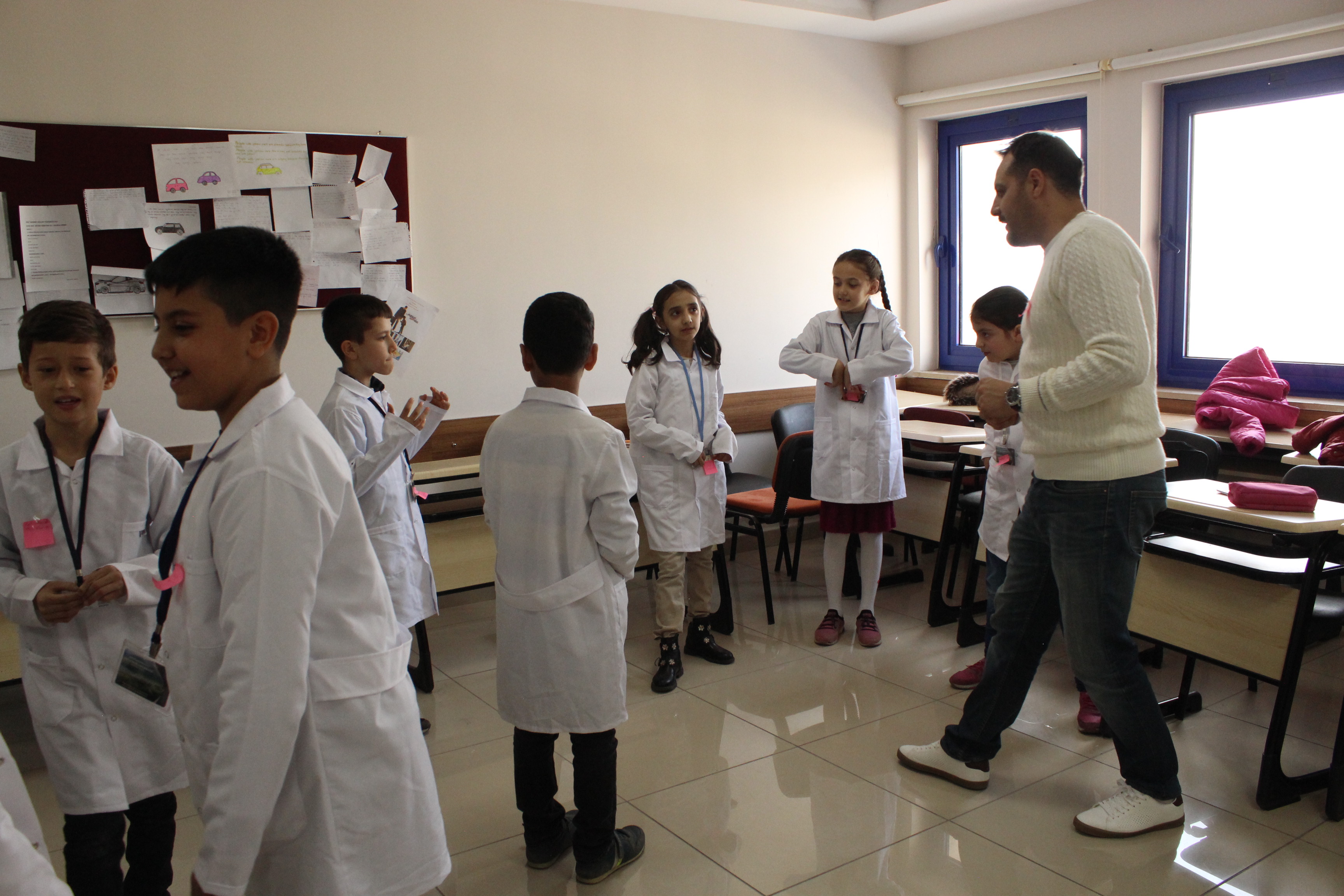 Kahramanmaraş Sütçü İmam Üniversitesi Çocuk Eğitimi Uygulama ve Araştırma Merkezi Eğitim- Öğretim Faaliyetleri Oyunlarla İngilizce Telaffuz ve Konuşma Öğretimi 