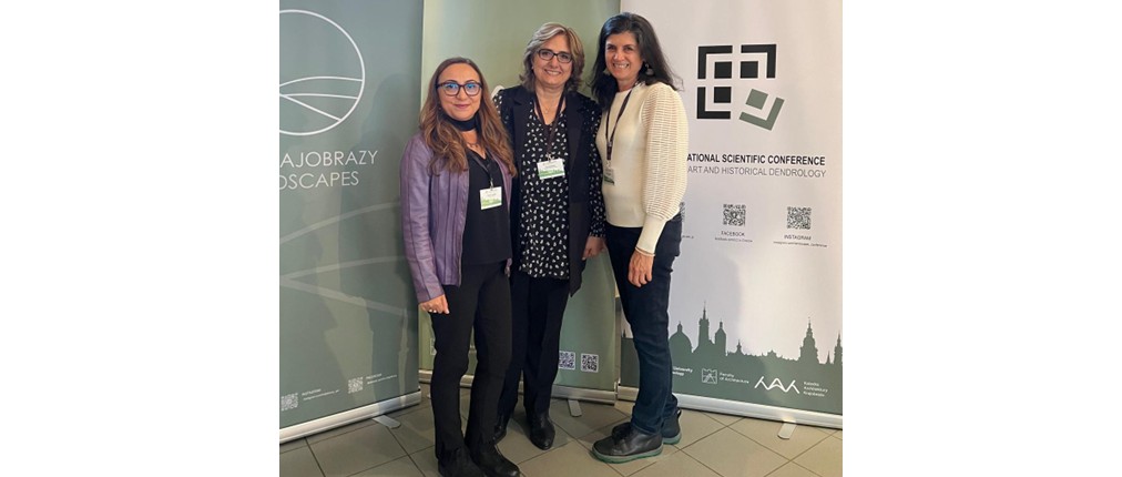 Bölüm Başkanımız Doç. Dr. Şule KISAKÜREK, Bartın Üniversitesi öğretim üyesi Prof. Dr. Sebahat AÇIKSÖZ ve Ankara Üniversitesi öğretim üyesi Prof. Dr. Nilgül KARADENİZ ile birlikte hazırlamış oldukları başlıklı bildiri ile Polonya’nın Krakow kentinde düzenlenen 32. International Landscape Conference’a katılım sağlamıştır.