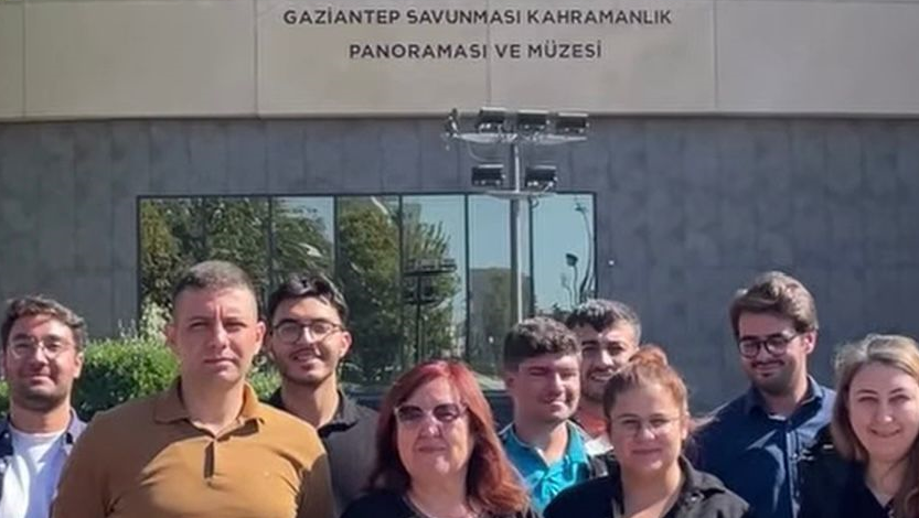 Tekstil mühendisliği bölümü öğrencileri Gaziantep ilimizde bulunan Panorama Müzesi'ne ziyaret gerçekleştirdi.