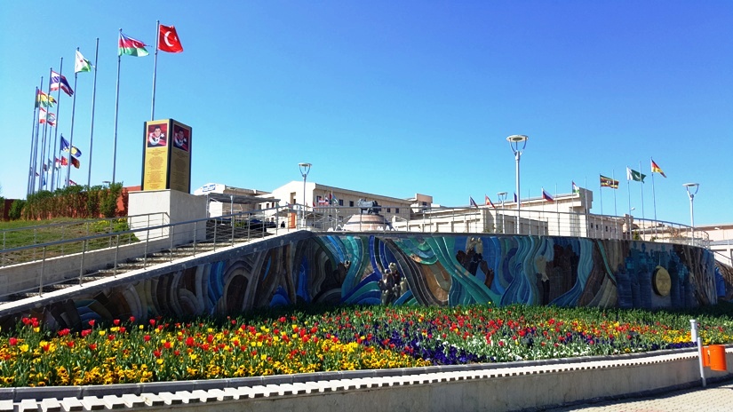 Ziraat Fakültesi'ne gider