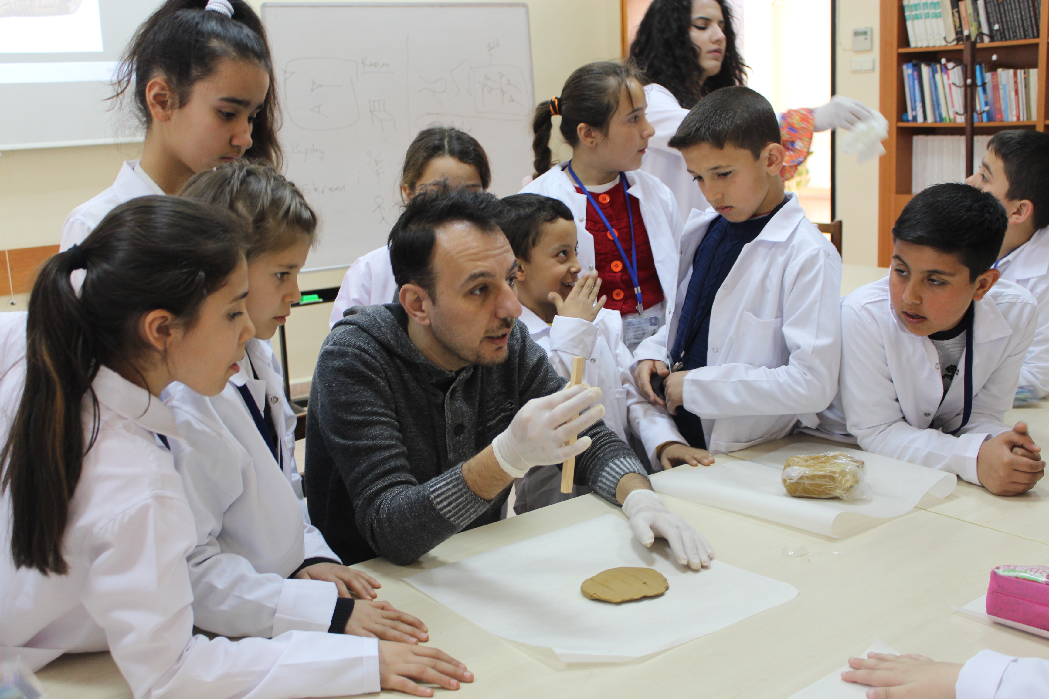 Çocuk Eğitimi Uygulama ve Araştırma Merkezi Eski Toplum Dilleri-Uygulamalı Tablet Yazımı 