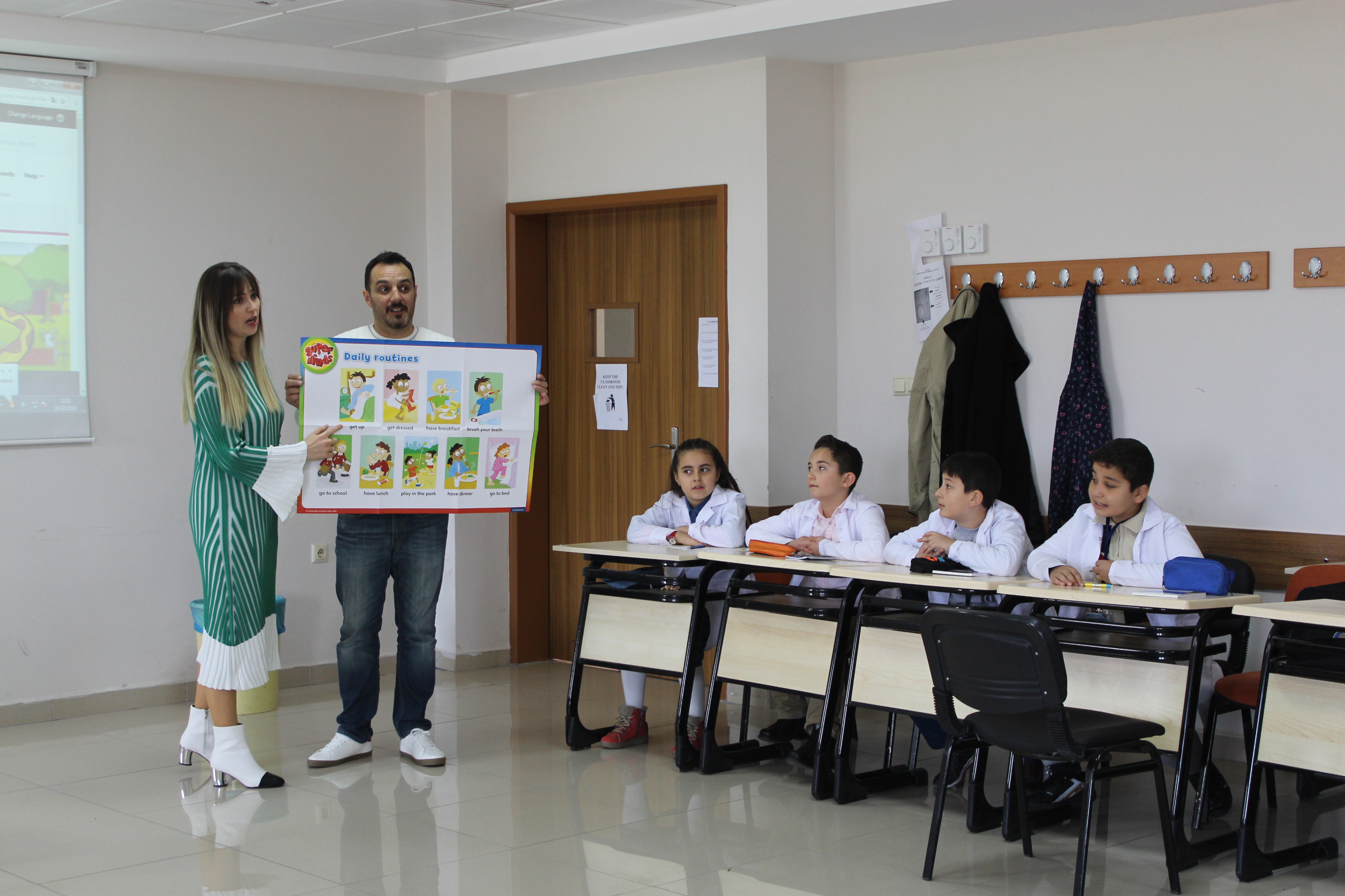 Çocuk Eğitimi Uygulama ve Araştırma Merkezi Oyunlarla İngilizce Telaffuz ve Konuşma Öğretimi 