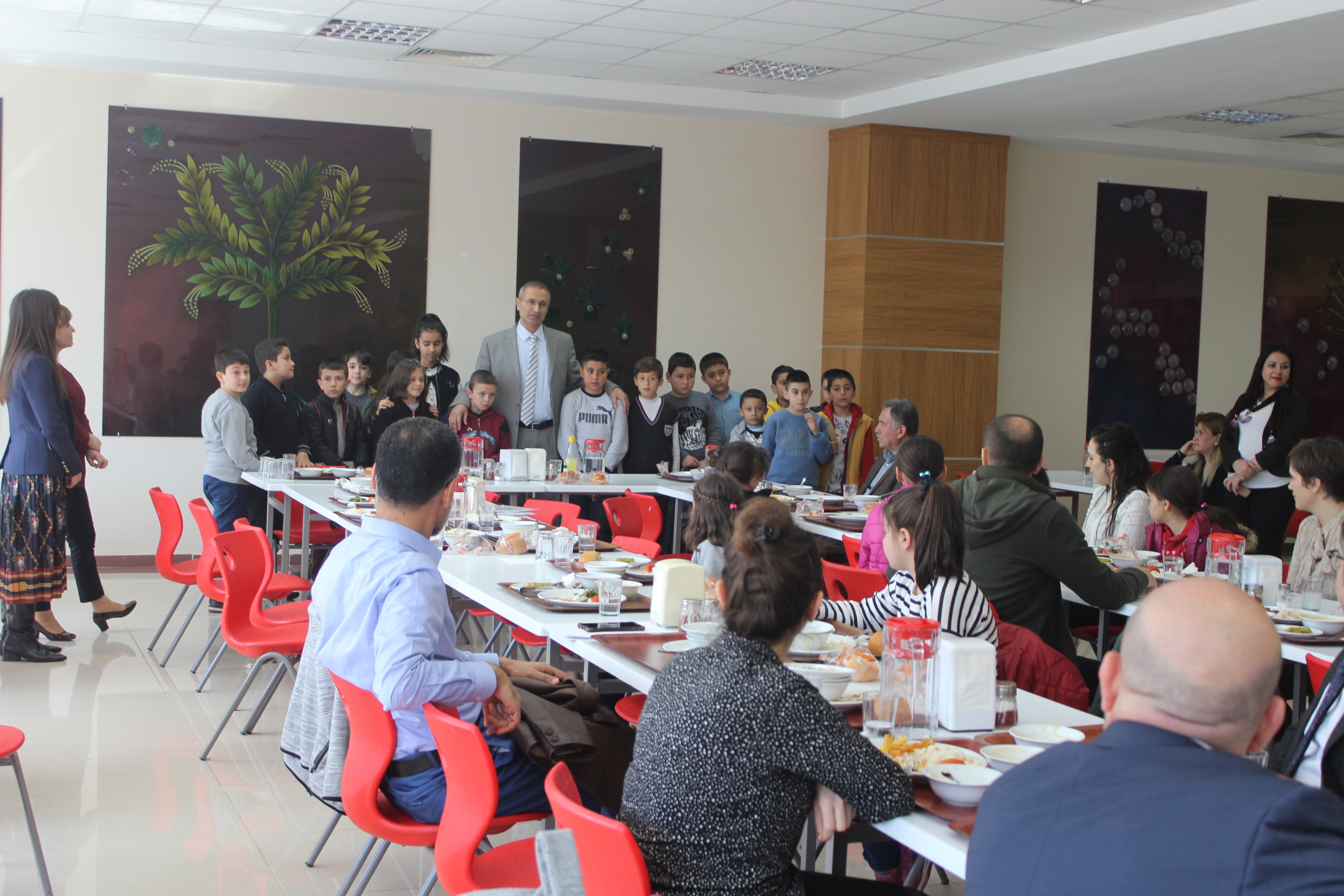 Çocuk Eğitimi Uygulama ve Araştırma Merkezi Öğrencileri Tanışma Yemeğinde 